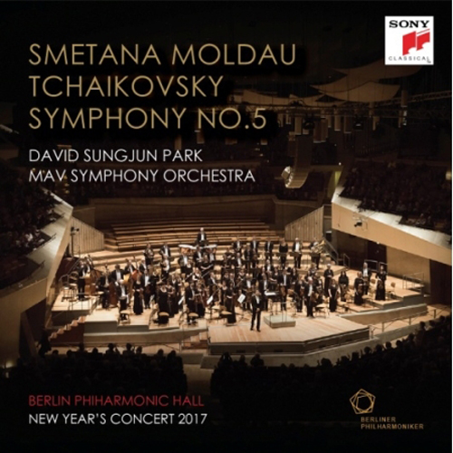 SMETANA - MOLDAU / TCHAIKOVSKY - SYMPHONY NO.5 [스메타나 & 차이코프스키: 베를린 필하모니 홀 신년음악회 실황]